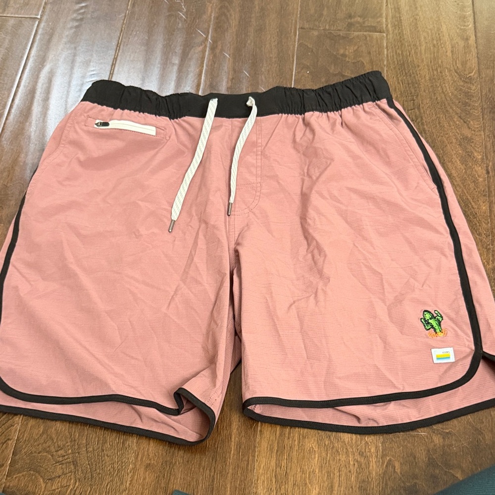 Vuori Drawstring Shorts with Black Trim
